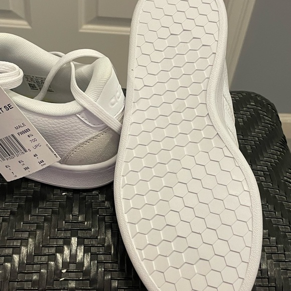 NIB ADIDAS Grand Court SE white tennis shoes - Picture 4 of 7